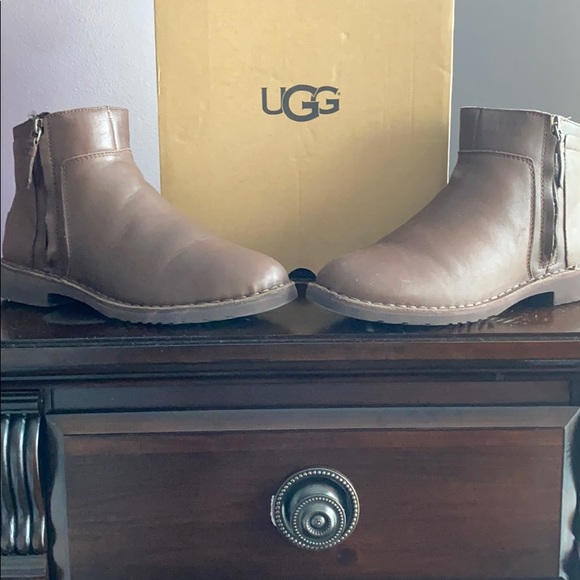 Ugg Ankle Boots - Picture 1 of 3